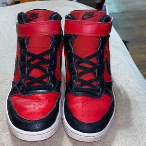 NIKE COURT BOROUGH MID 2 sneakers size 2Y